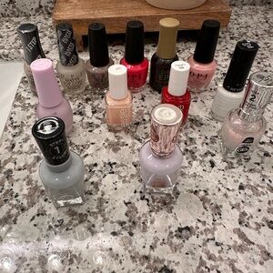 Bundle of nail polish